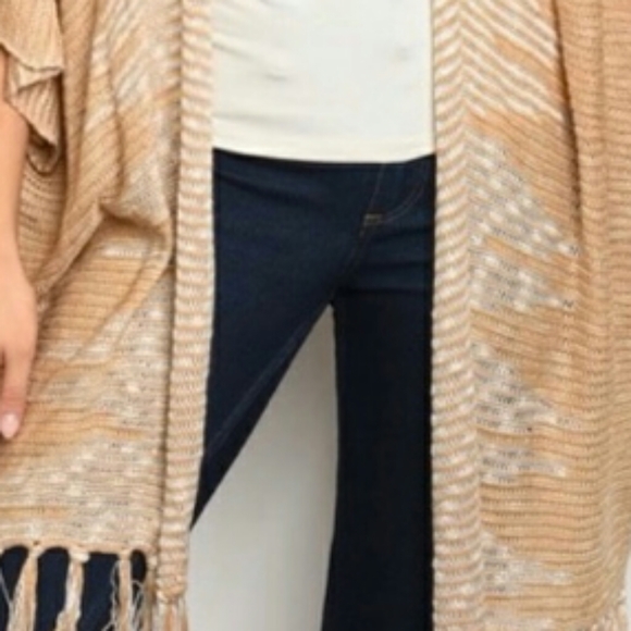 White/Tan  coverup  Fringed Shrug/ Cardigan - Picture 6 of 7